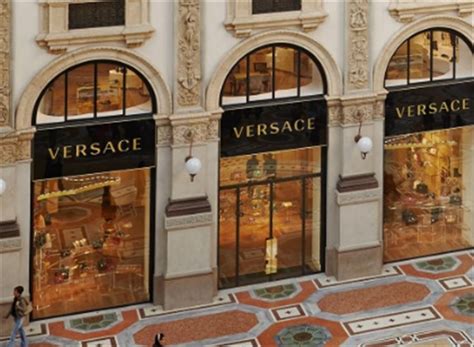 perchè lavorare da versace|versace italia.